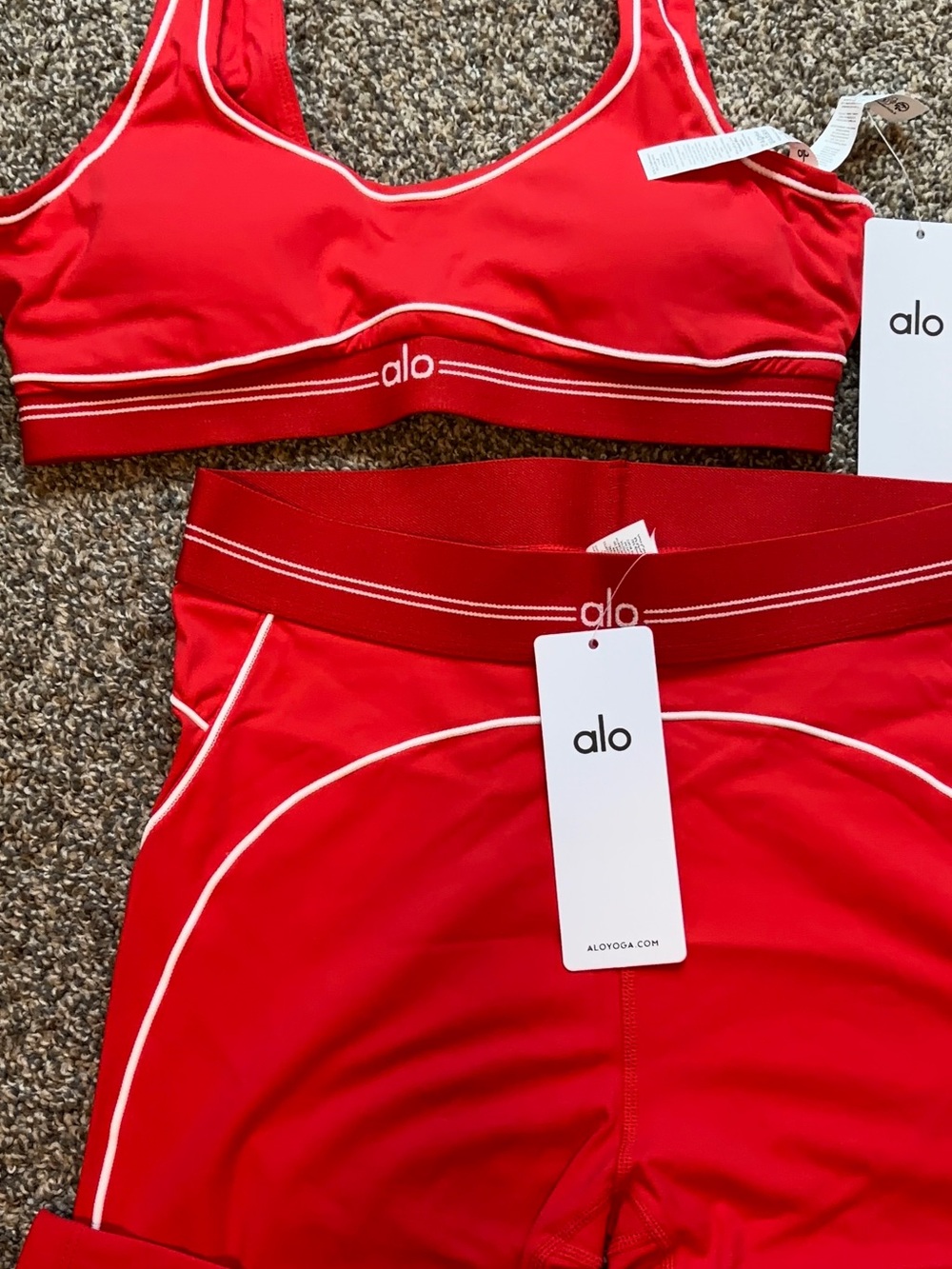 ALO Yoga Red Set